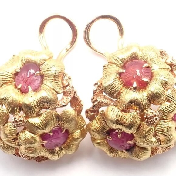 Authentic! Vintage Buccellati 18k Yellow Gold Carved Ruby Flower Earrings - Picture 6 of 12